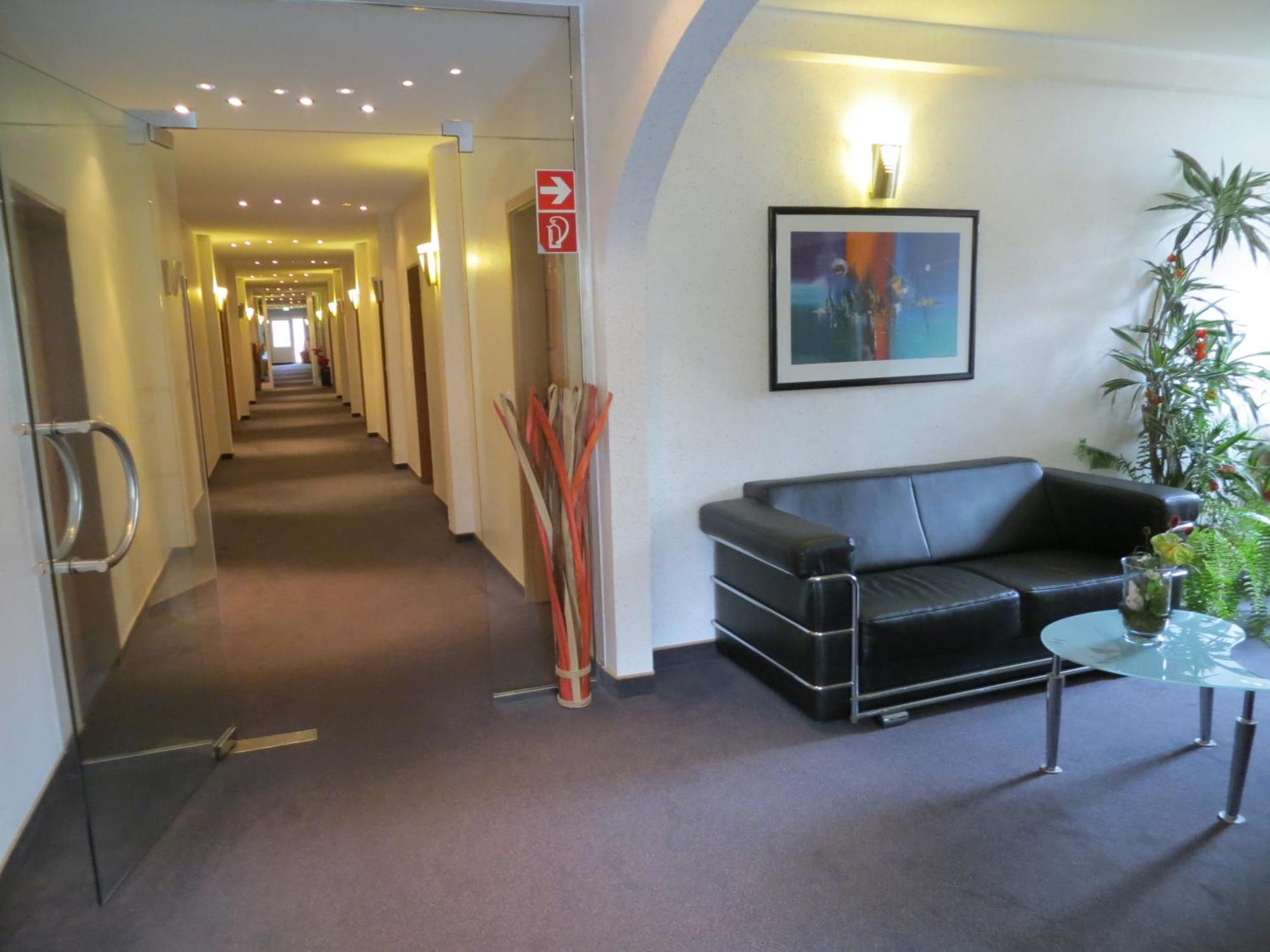 Hotel Merkur Garni Sarstedt Exterior foto