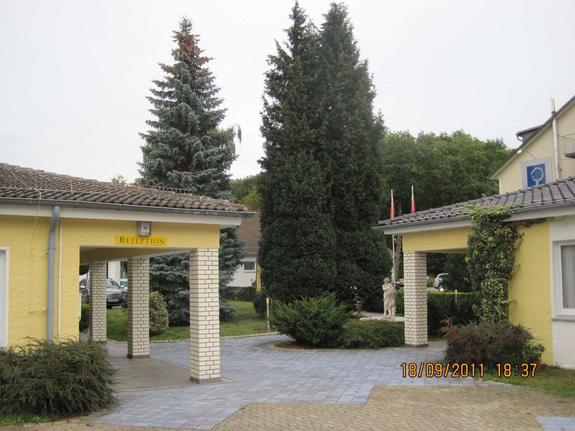 Hotel Merkur Garni Sarstedt Exterior foto